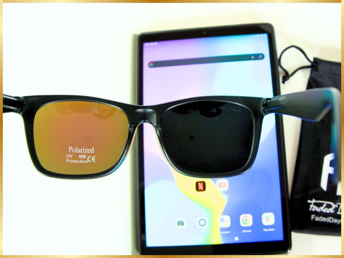Phone screen partially blacked out because of polarized lenses in sunglasses