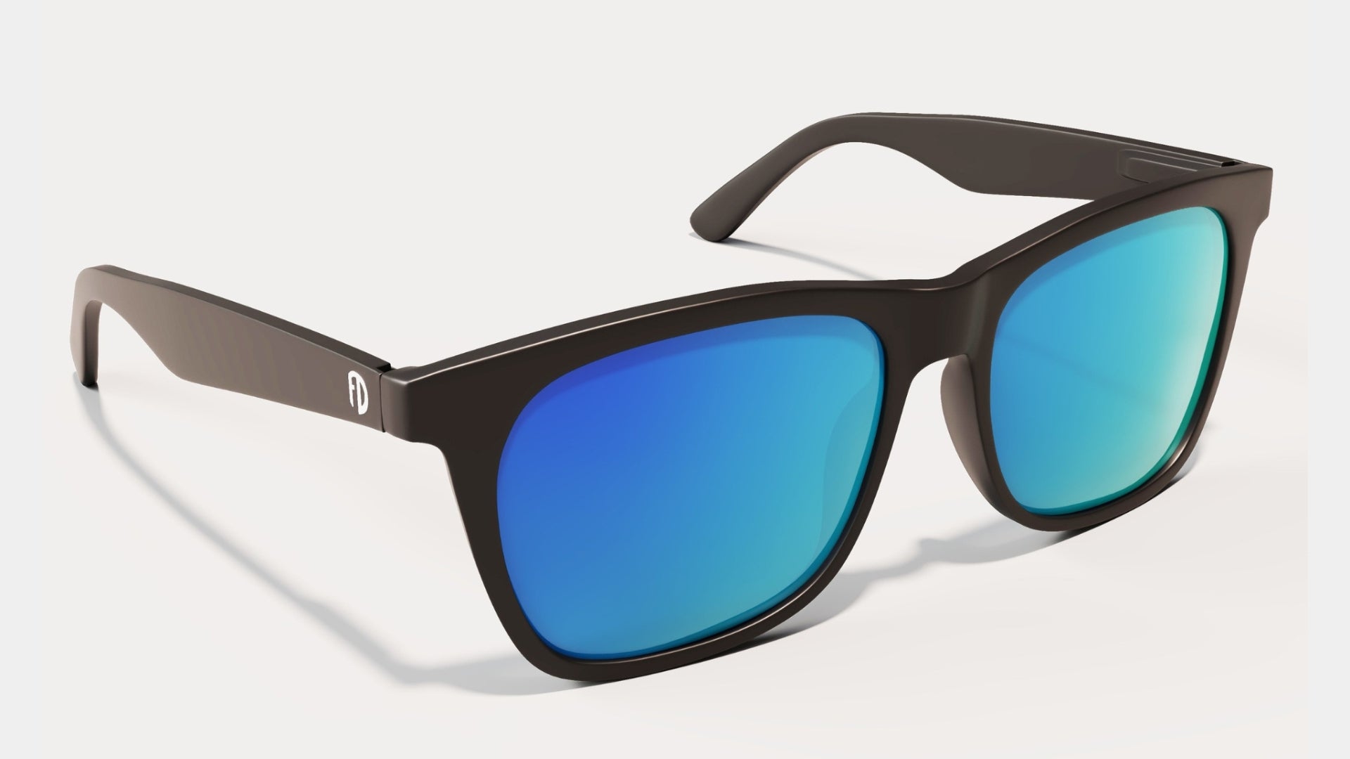 Spacious XL sunglasses with polarized lenses, offering a comfortable fit for big heads.