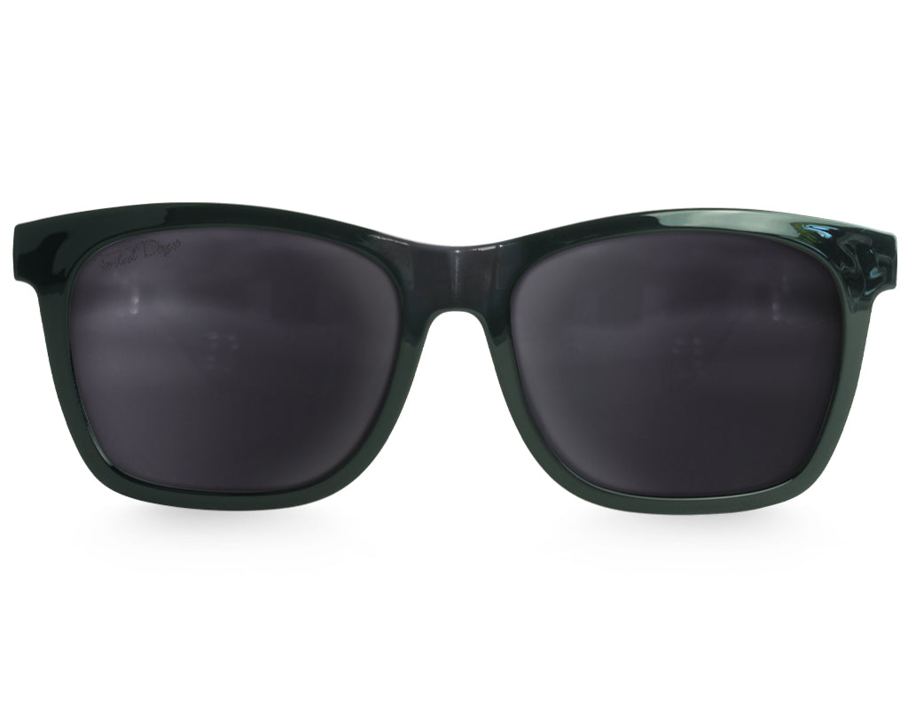 https://fadeddayssunglasses.com/cdn/shop/products/black_wide_frame_xl_sunglasses_for_big_heads_155mm_2_2048x2048.jpg?v=1672938487